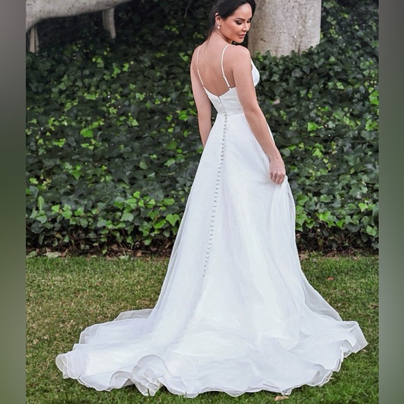 Organza A-Line Chapel Train Wedding Dress - Picture 3 of 5